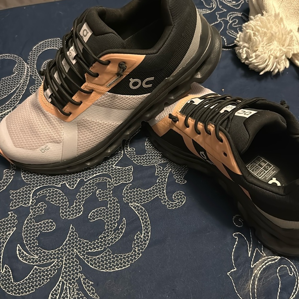 Cloudrunner Waterproof size 9